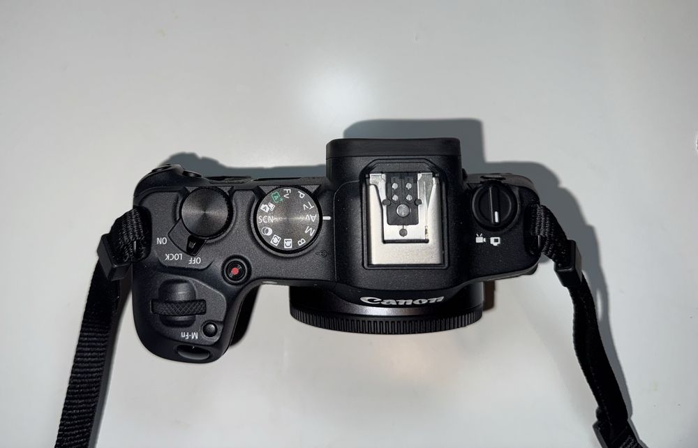 Canon R8 + Lentes RF – Como Novo