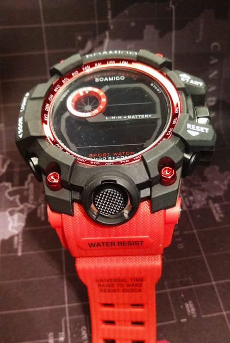 Наручные часы электронные.