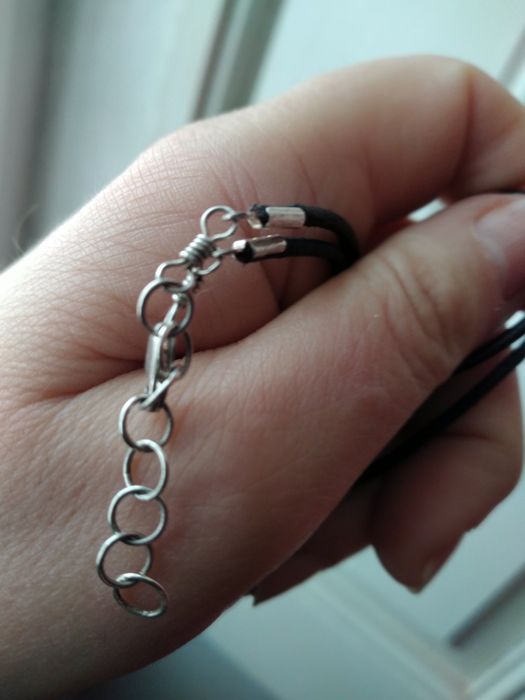 Fio com prata e pendente em pedra