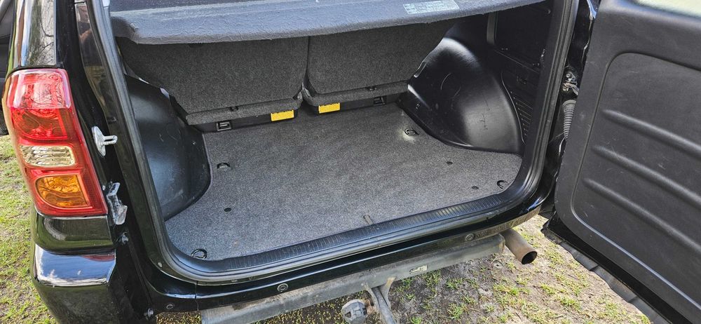 Toyota RAV4 2gen 2005r