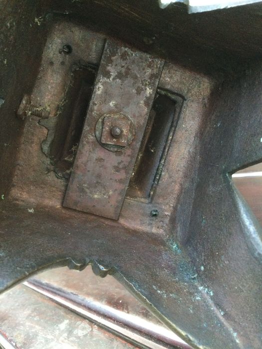 Candelabro Gótico Bronze séc XIX 39 cm Altura 2,700 kg de peso