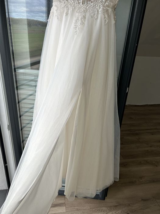 Suknia Ślubna literka ,,A” brzoskwiniowo brokatowy spód