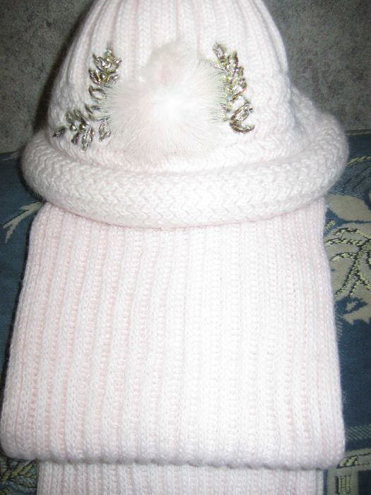 Шапочка та шарфик.