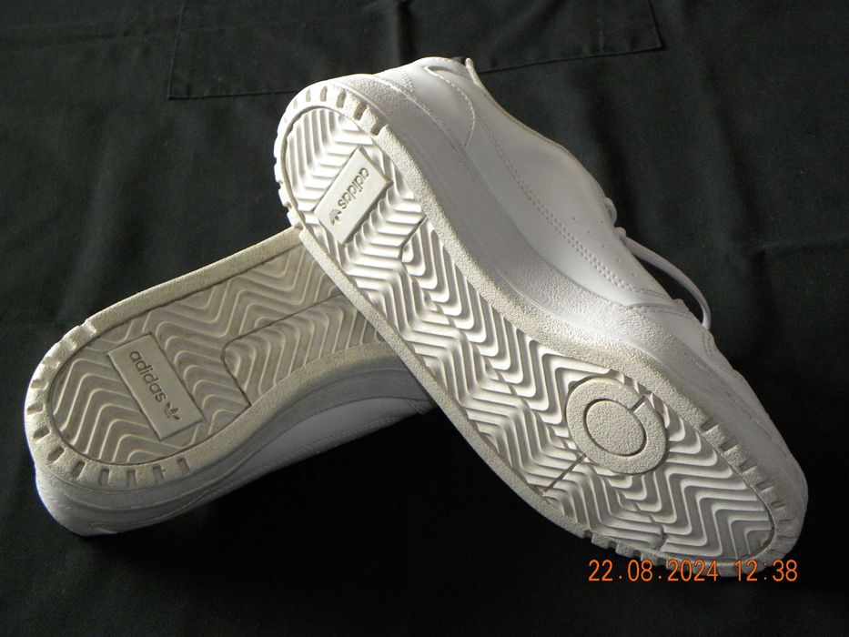 Buty sportowe damskie adidas; rozmiar: 36,5/4UK