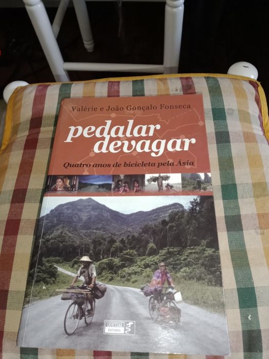 Livro Pedalar devagar 8€, bom estado