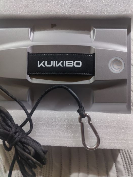 * **Робот-очищувач вікон Kuikibo K1
Автоматичний робот для миття вік