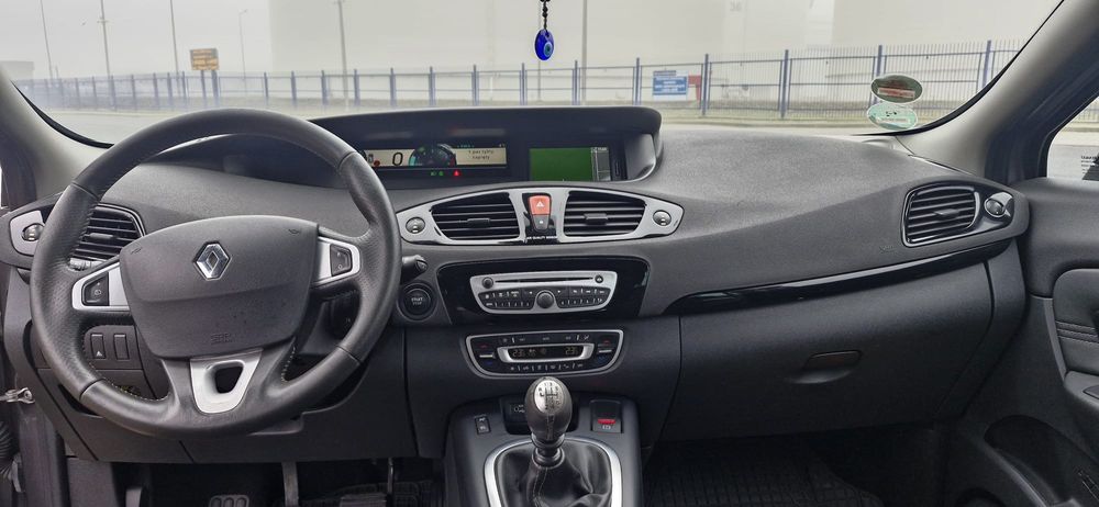 Renault Grand Scenic Bose 1.9DCI