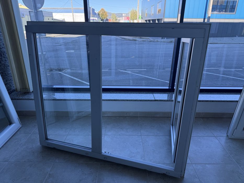 Janela pvc folha movel + fixo