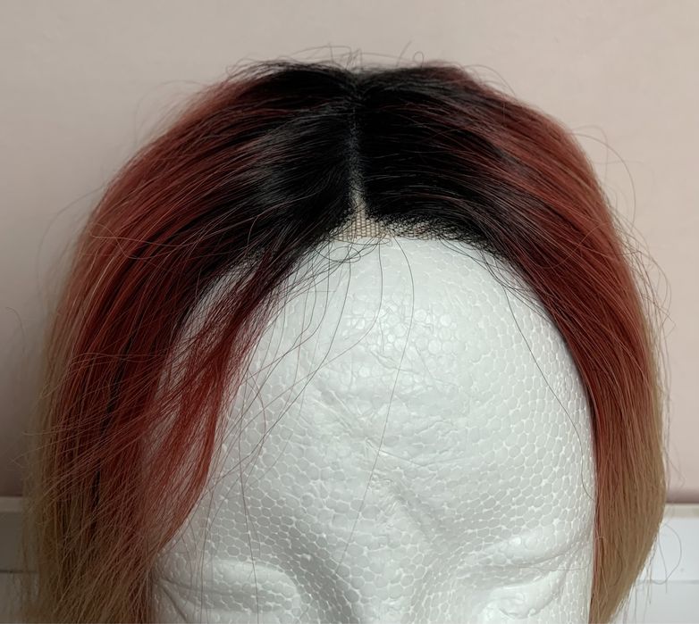 Peruka lace front miodowy blond prosta wig czarno różowy odrost