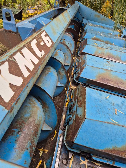Продом кукурудзяну жатку КМС-6