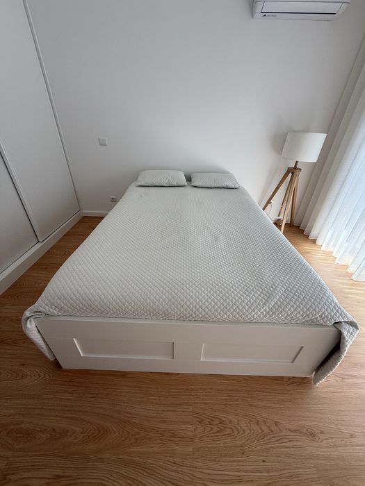 Cama 140x200, estrado e colchão IKEA