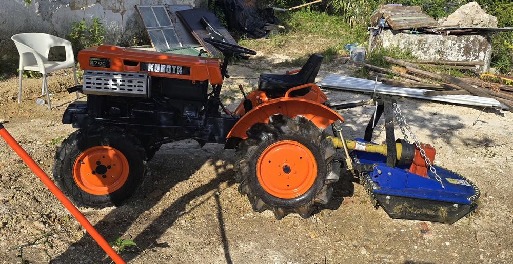 Trator kubota b7000