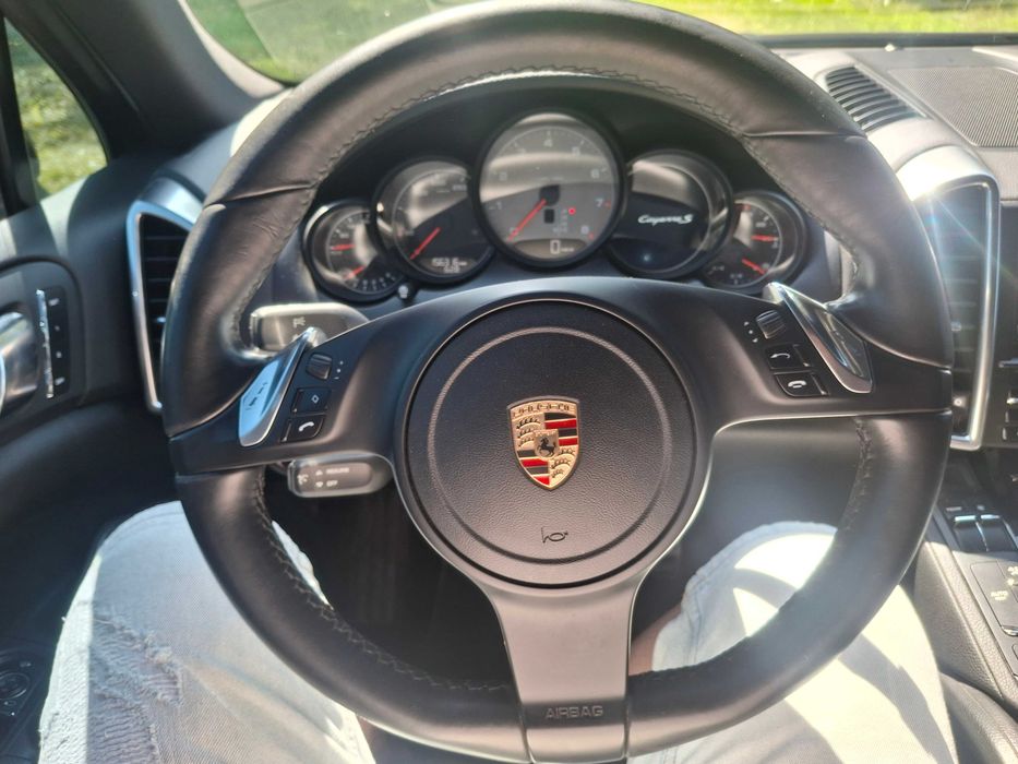 Porsche Cayenne офіційний