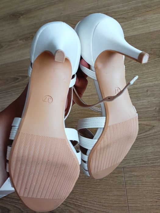 Buty ślubne nowe 37