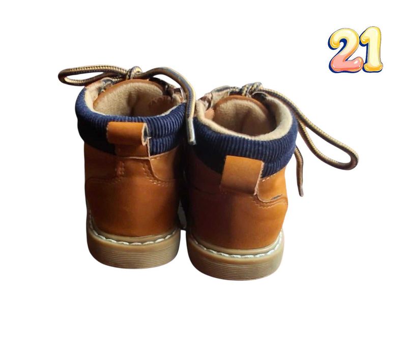 Botas Castanhas Zippy 21