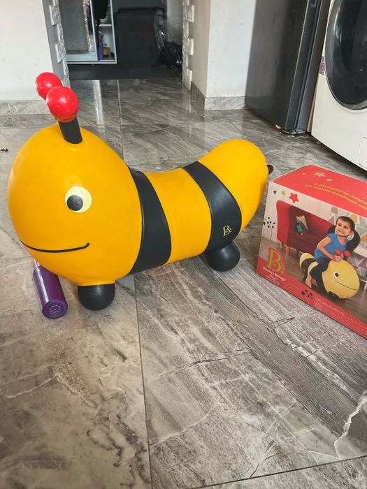 Бджілка пчела Battat пригун