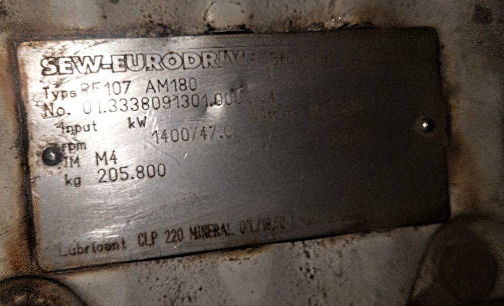 Motoreduktor RF107 18.5kw SEW 47 obr 2 sztuki