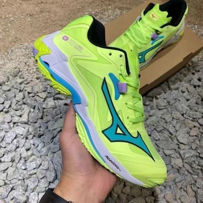 Волейбольні кросівки Mizuno Wave Lightning Z8