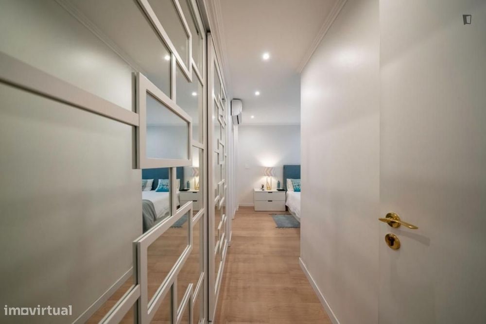 Quarto - localizado em Carcavelos Lisbon
