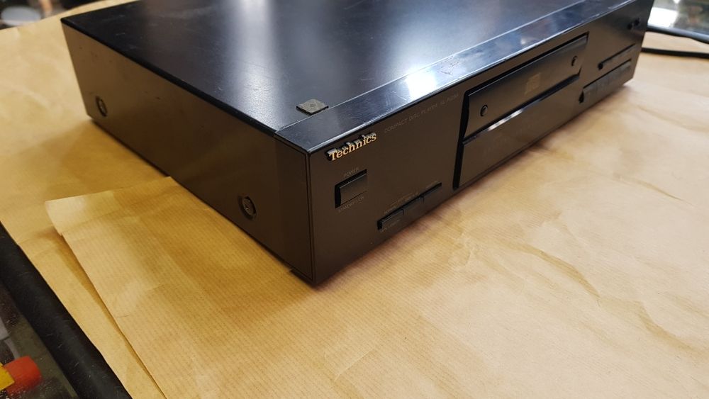 Odtwarzacz cd. Technics  SL-PJ 28A
