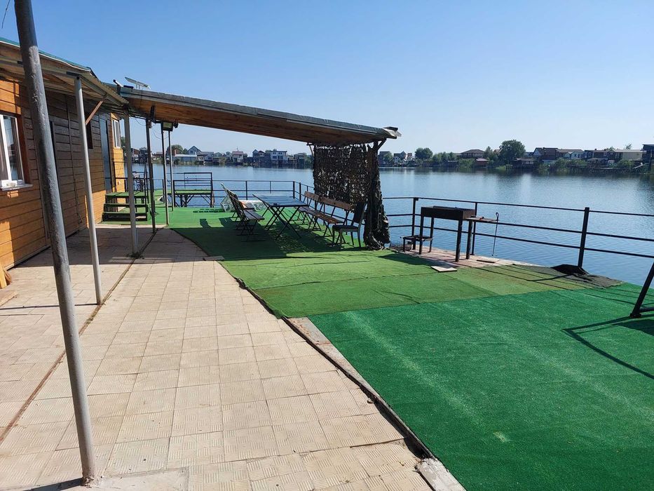 Будинок біля води