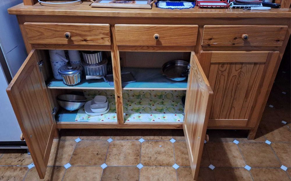 Loiceiro em pinho maciço, 5 portas