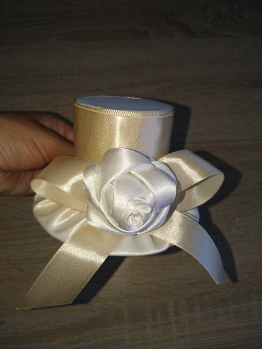 Капелюшок на заколці. Шляпка хендмейд