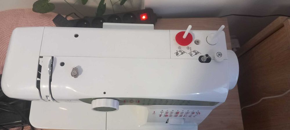 Sprzedam nową maszynę do szycia łucznik