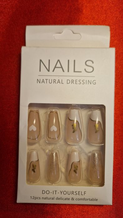 Tipsy sztuczne paznokcie