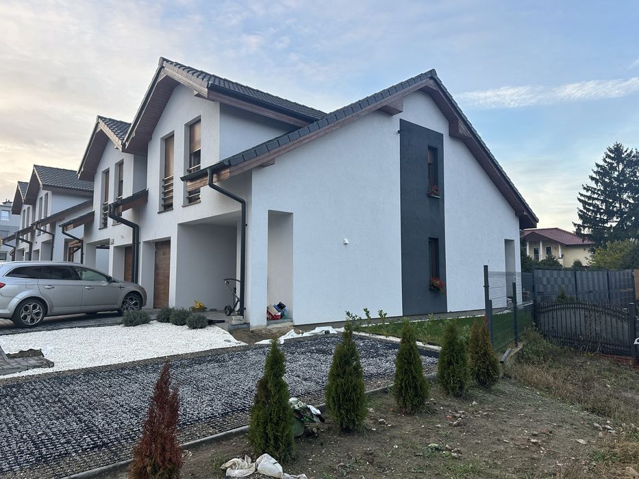 Dom na zamknietej posesji