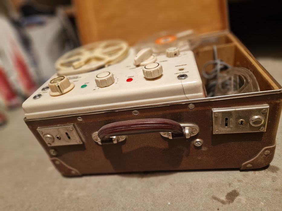 Magnetofon szpulowy Proton z 1955 roku