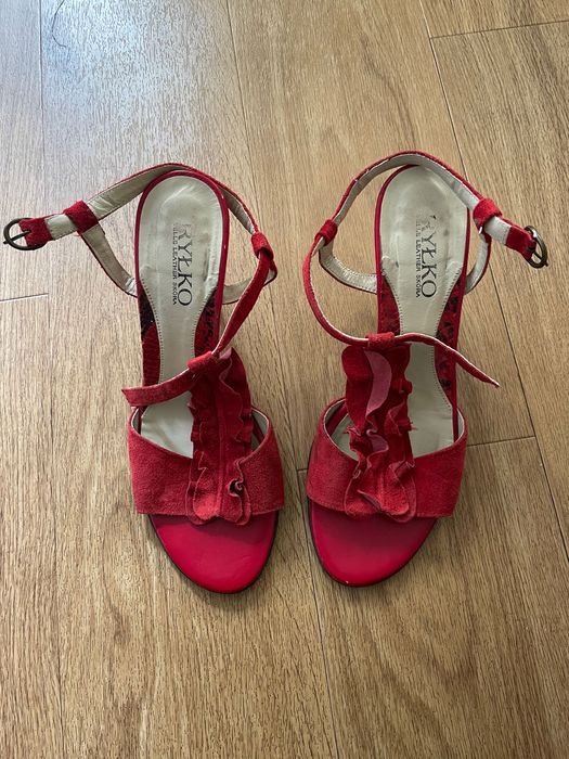 Buty czerwone Ryłko na obcasie