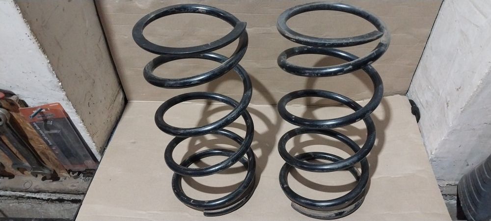 Передні пружини Hyundai Santa FE 2006р.