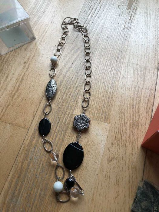 colar com varios pendentes