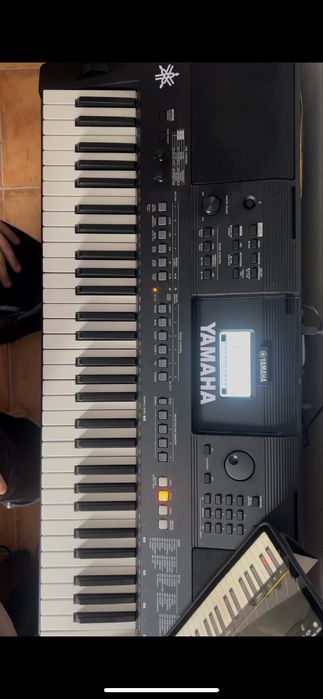 teclado Yamaha psr-E463