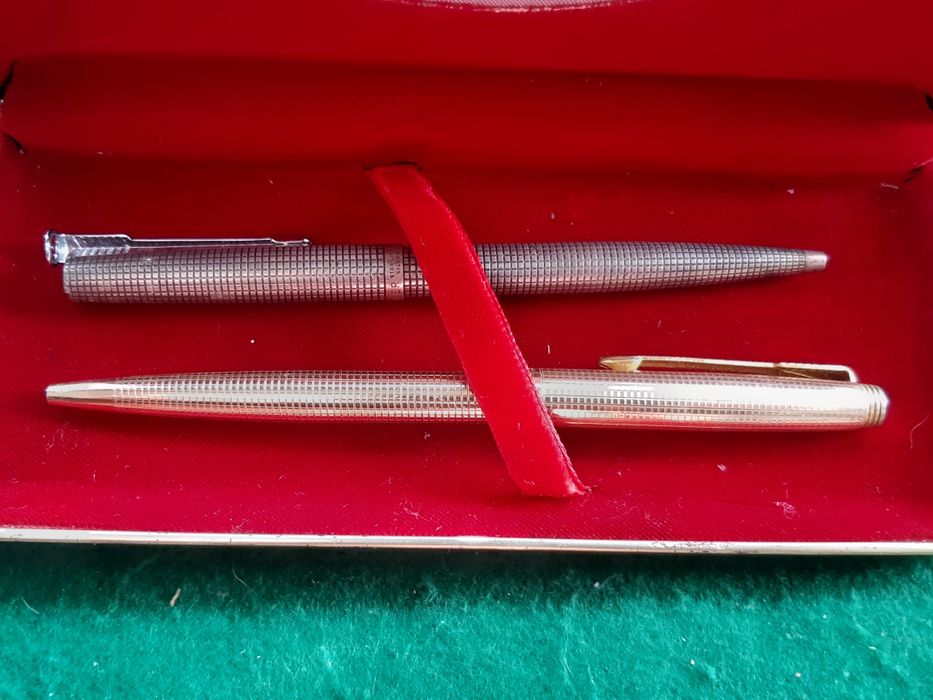 Conjunto de canetas Parker 75 Place Vendôme Silver e Gold plated
