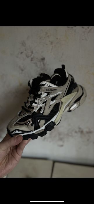 Кроссовки Balenciaga оригинал размер 38 в идеальном состоянии