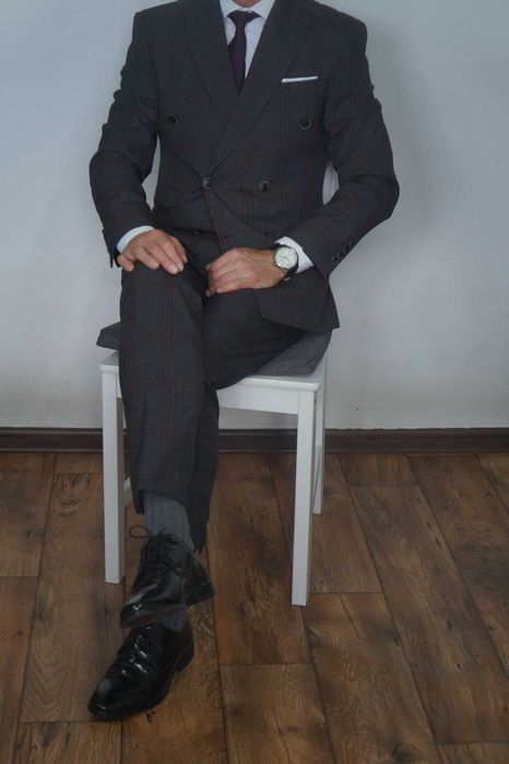 Emilio Massimo Dwurzędowy Garnitur Wełniany 48 Szary Grafit Krata Bordo Premium