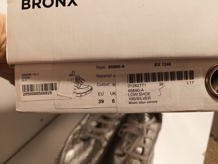 Nowe buty Bronx 39 skórzane srebrne skórzane skóra