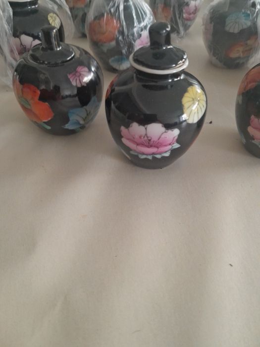 18 Potes miniaturas pintados á mão (novos)