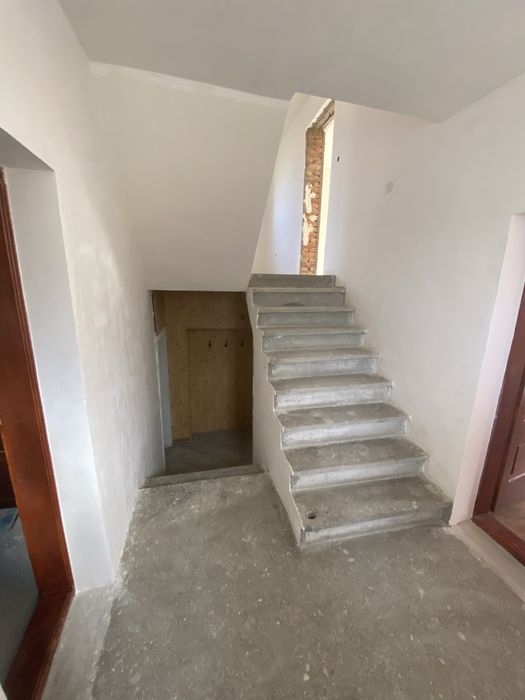 Продам будинок у передмісті Берегова