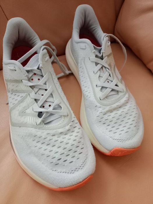 Adidasy buty sportowe do biegania New Balanse rozmier 39/25,5