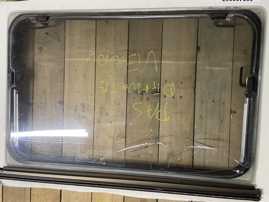 Kamper szyba, okno z szyna, rama