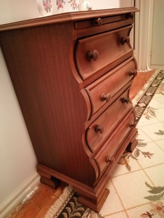 Móvel 4 gavetas, madeira maciça (Excelente estado)