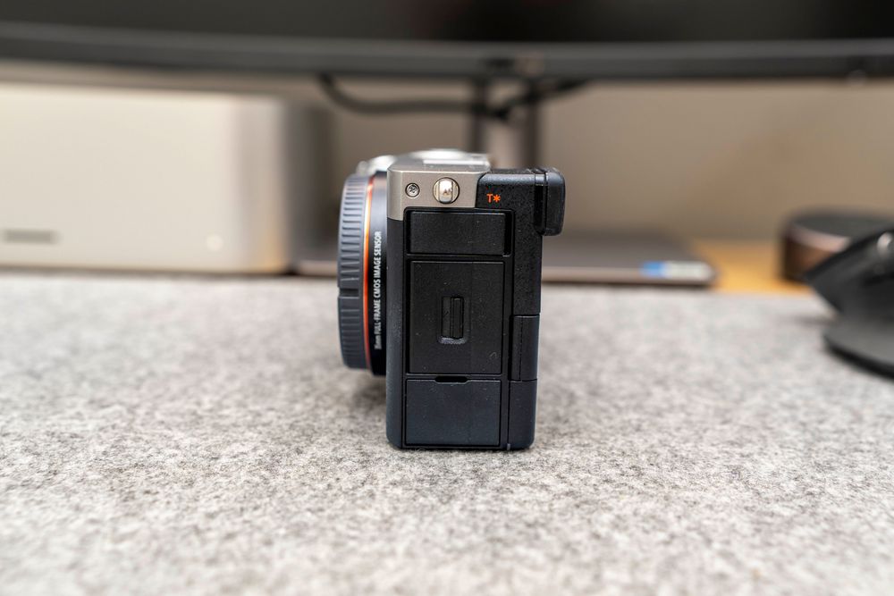 Sony A7C bezlusterkowiec + klatka