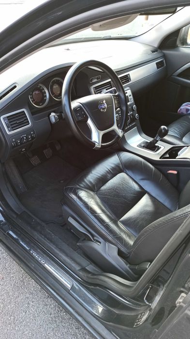 Volvo V70 1.6 2010 – Avariado