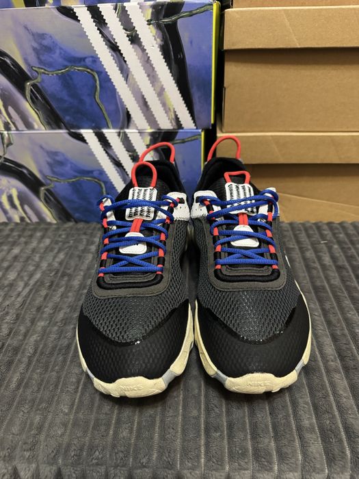 Жіночі кросівки Nike React Live 39(24,5см) оригінал