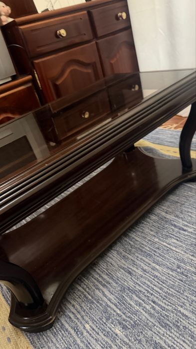 Vendo armário completo + mesa de centro