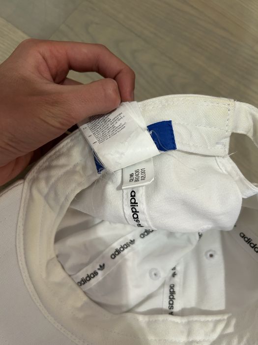 Кепка adidas біла