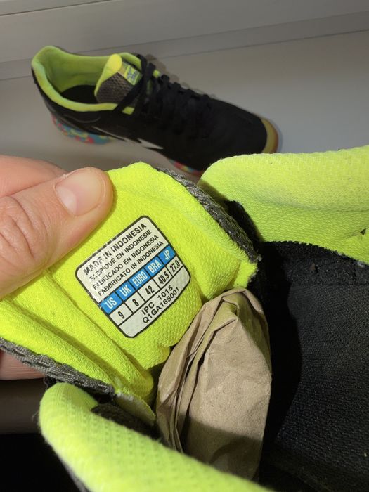 Mizuno футзалки / залові кросівки 41 26 см / індор / яскрава підошва